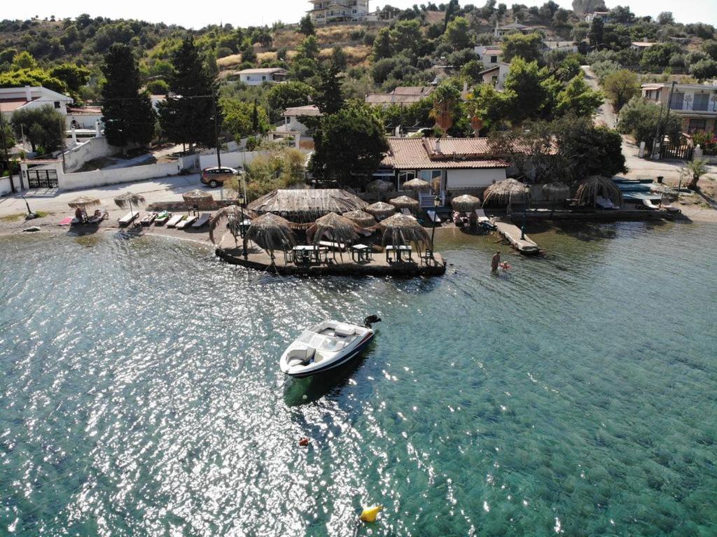 Mantas Bay Hotel Лутраки Екстериор снимка